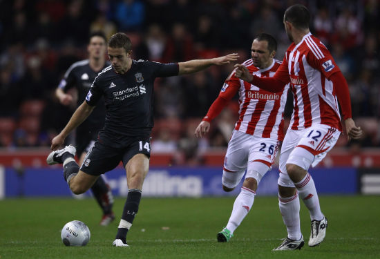 足球国足热身赛表现积极，主帅称进步肉眼可见（国足热身赛表现向好，主帅直言进步一目了然）