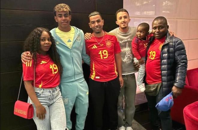 跟队：多特在与狼队谈法比奥-席尔瓦转会，预计本周将加速（队记：多特与狼队就法比奥-席尔瓦转会洽谈中，本周有望加速推进）